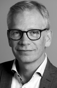 Primer plano de Joakim Johnsson, CEO de Scandinavian Cosmetics